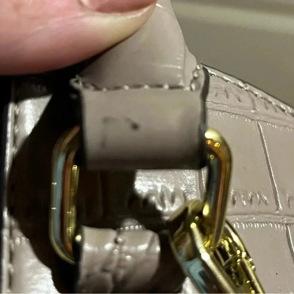 Anne Klein cross body shoulder handbag. Faux crocodile skin - Picture 6 of 7